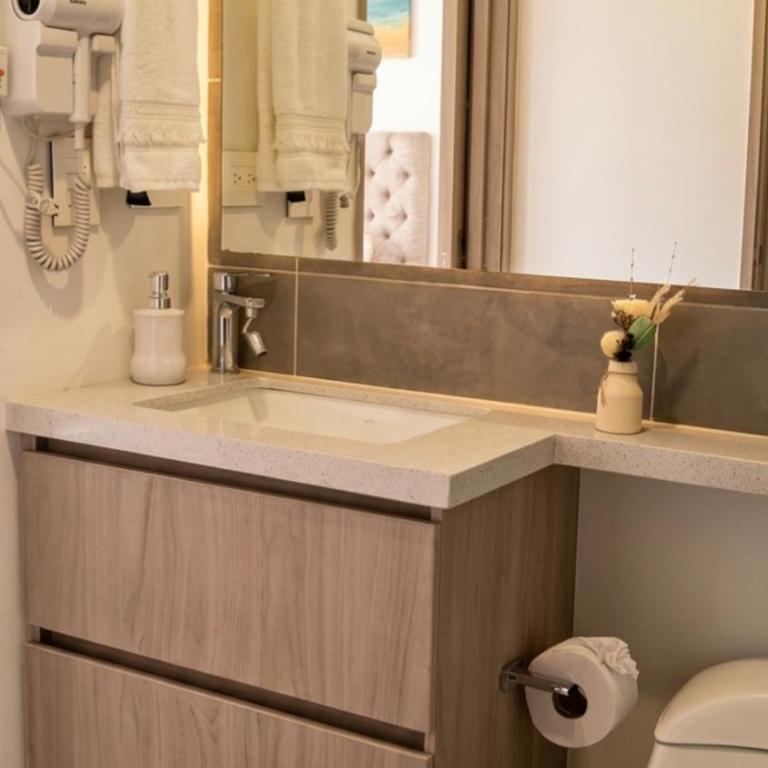 Luxury Suite, Daily Cleaning & Coffee - Two-Bedroom Apartment - 19
