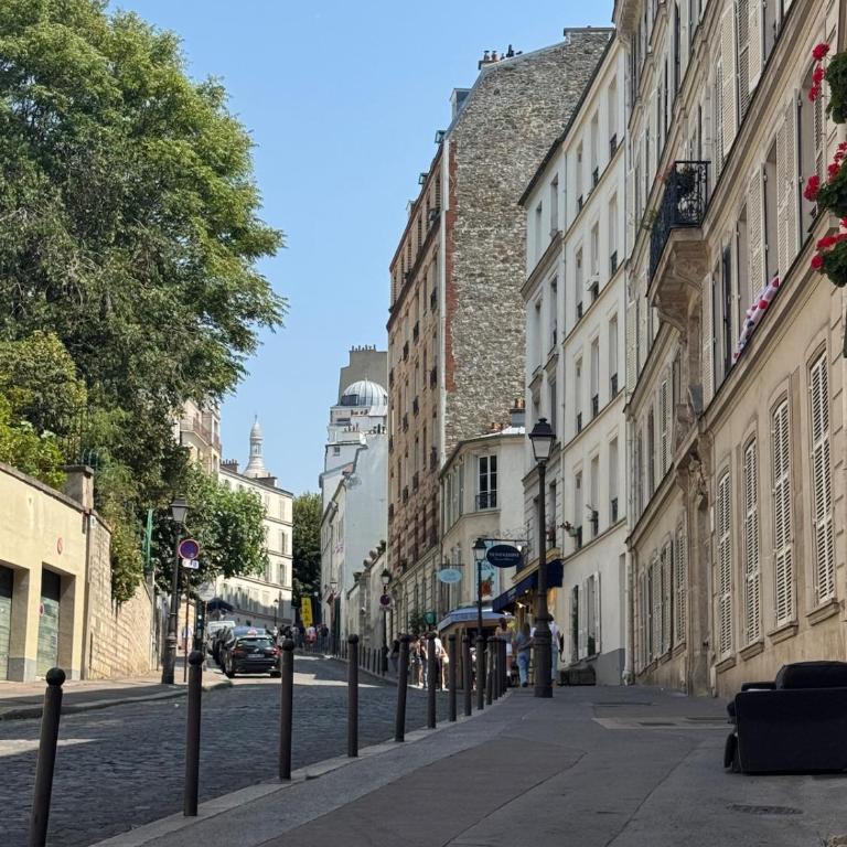 2-room apartment, heart of Montmartre, sleeps 4 - One-Bedroom Apartment - 7
