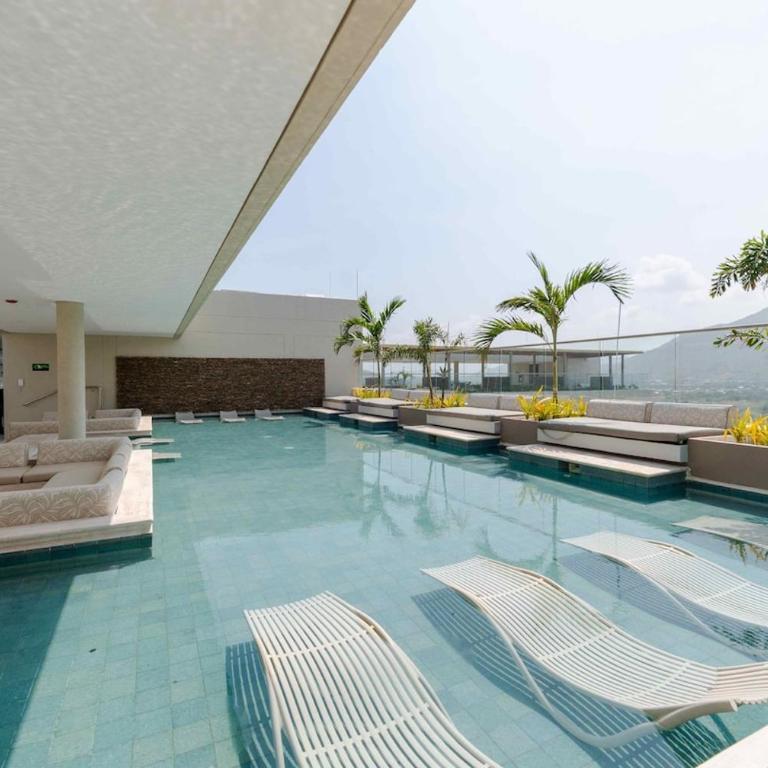 Amplio Apartamento con Vista Lateral al Mar - Three-Bedroom Apartment - 13