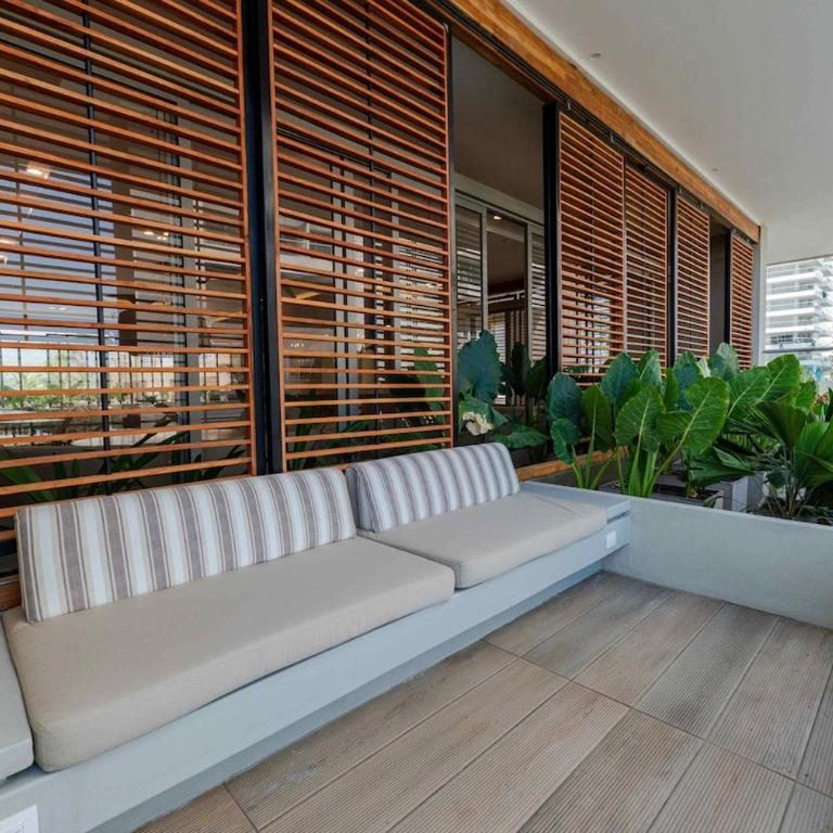 Amplio Apartamento con Vista Lateral al Mar - Three-Bedroom Apartment - 29