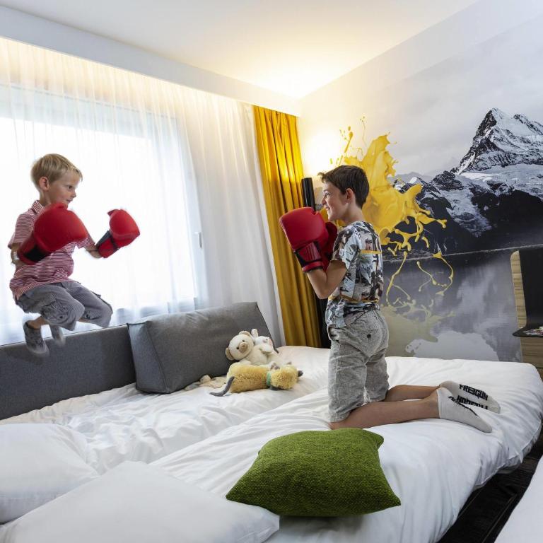 Novotel Annecy Centre - Chambre Lit Queen-Size Supérieure avec 2 Canapés - 2