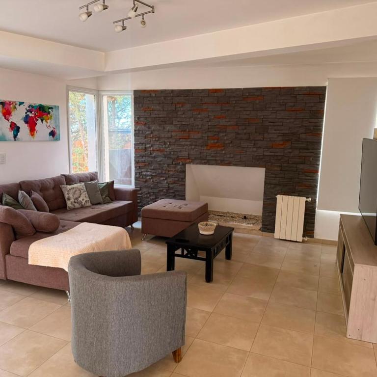 Casa barrio cerrado con 24-Horas de seguridad en Chacras de coria Mendoza - Three-Bedroom Villa - 17