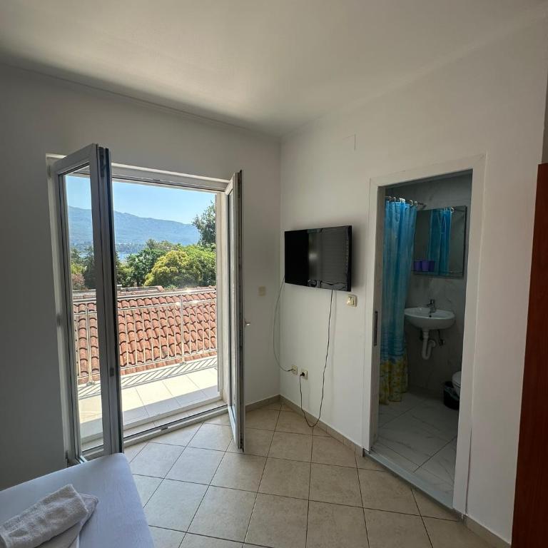 Guest House Mitrovic - Chambre Triple avec Vue - 4