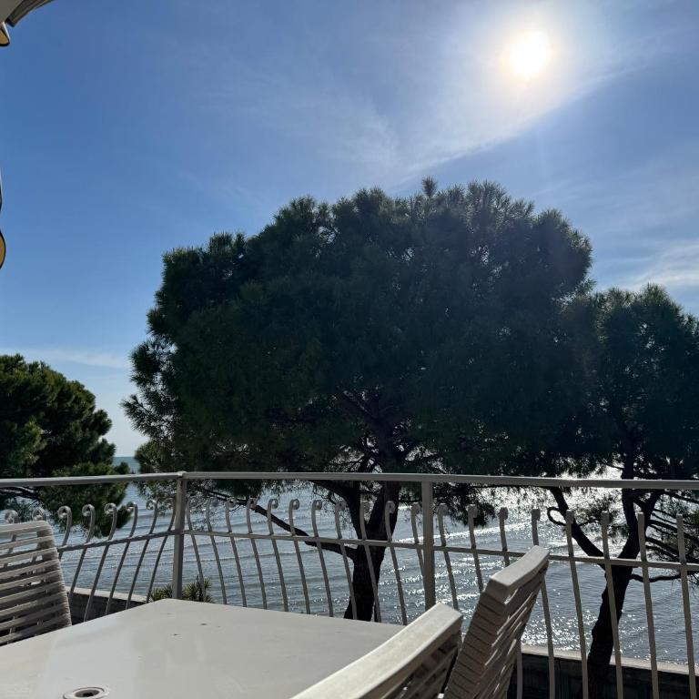 BeachfrontGrado Seaview Apartment Costa Azzurra - Appartamento con 3 Camere da Letto - 5