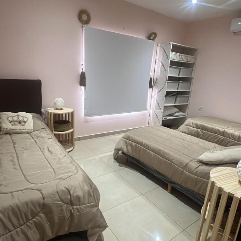 Las Moras - Habitación Triple Básica con baño compartido - 1