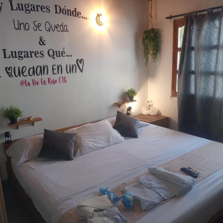CONFORT Room AIRE AC - Desayuno - Tv - Baño Compartido - Excelente Ubicación Muelle Cruceros - Exquisita Atención y Buen Ambiente - Habitación Cuádruple Confort - 1