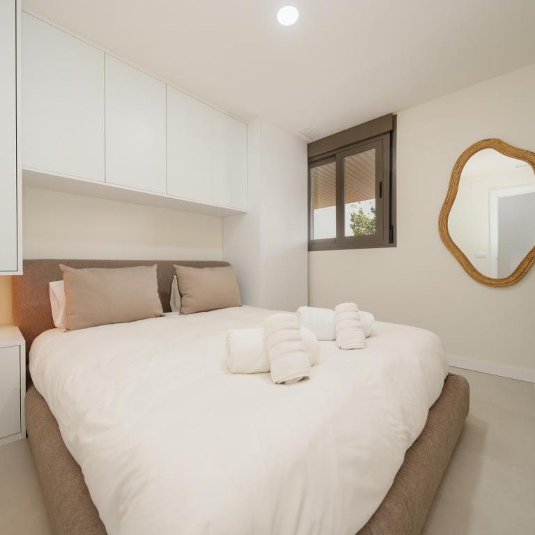 Modern apartment with large terrace and gym - Two-Bedroom Apartment with View - 33