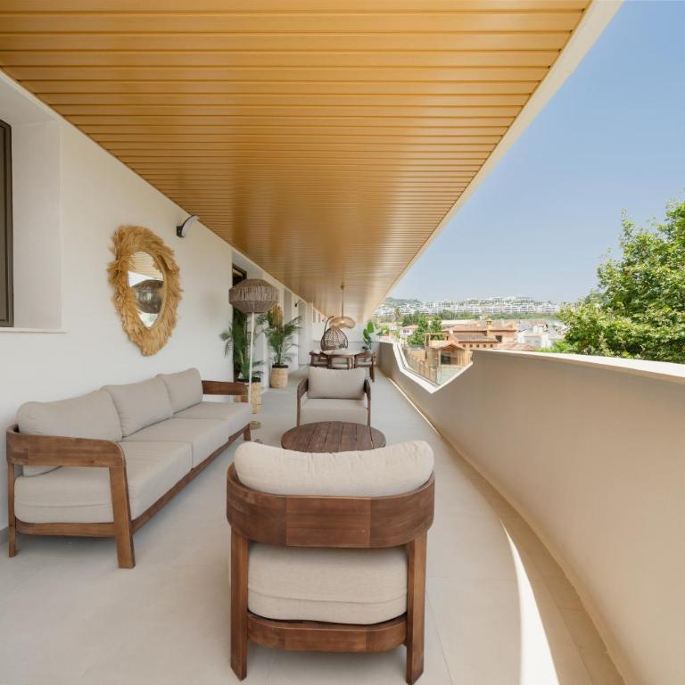 Modern apartment with large terrace and gym - Two-Bedroom Apartment with View - 35