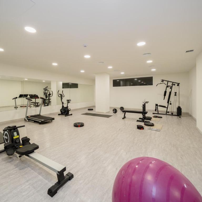 Modern apartment with large terrace and gym - Two-Bedroom Apartment with View - 7