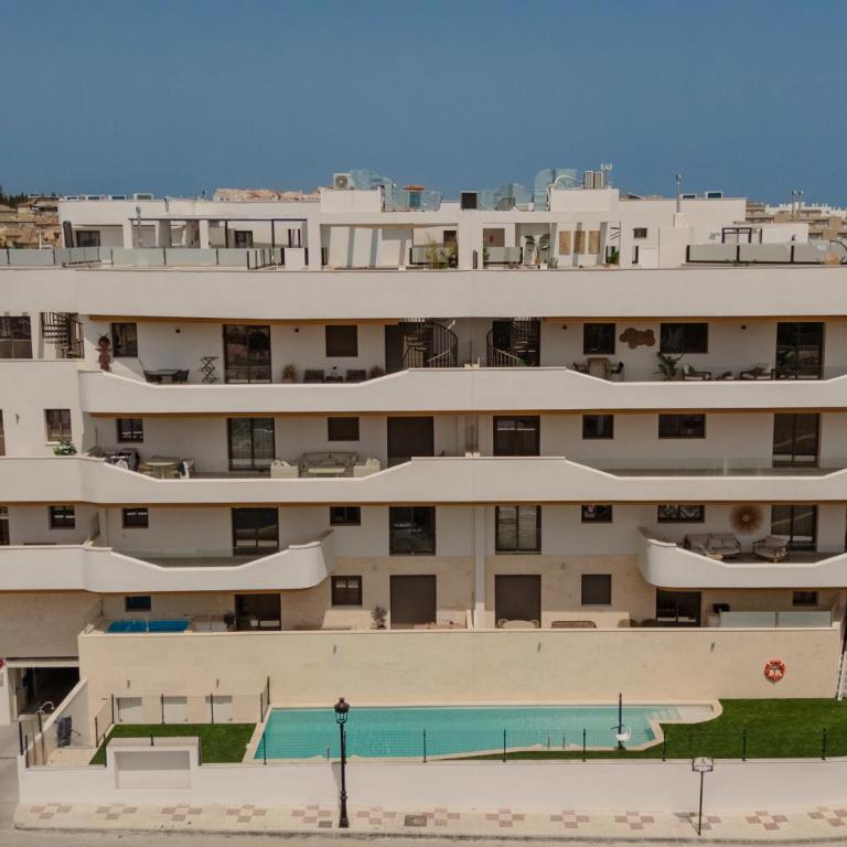 Modern apartment with large terrace and gym - Two-Bedroom Apartment with View - 56