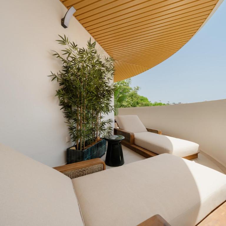 Modern apartment with large terrace and gym - Two-Bedroom Apartment with View - 62