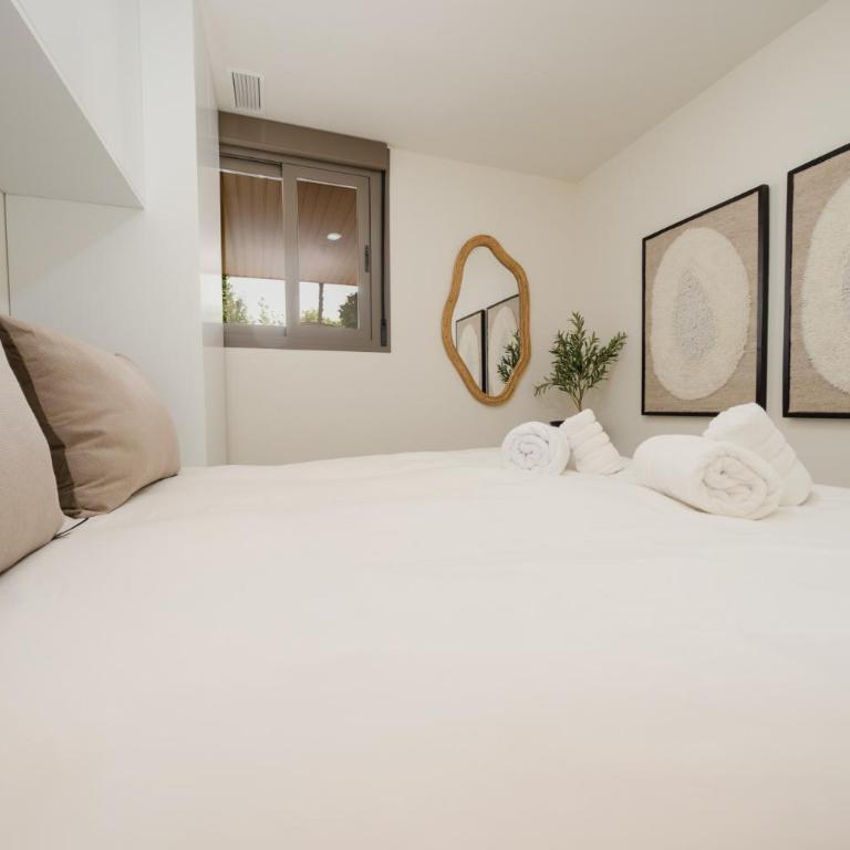 Modern apartment with large terrace and gym - Two-Bedroom Apartment with View - 78