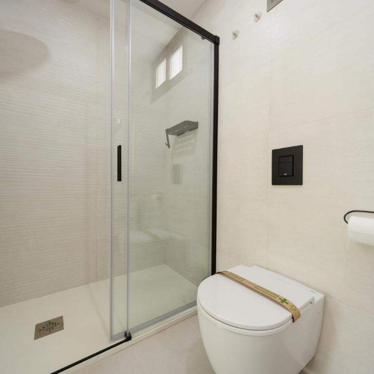 Modern apartment with large terrace and gym - Two-Bedroom Apartment with View - 81