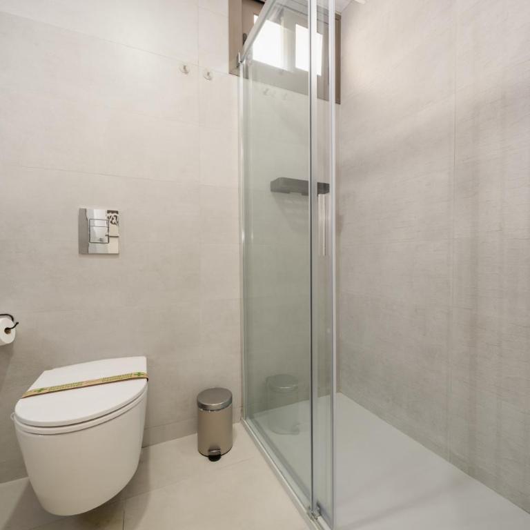 Modern apartment with large terrace and gym - Two-Bedroom Apartment with View - 83