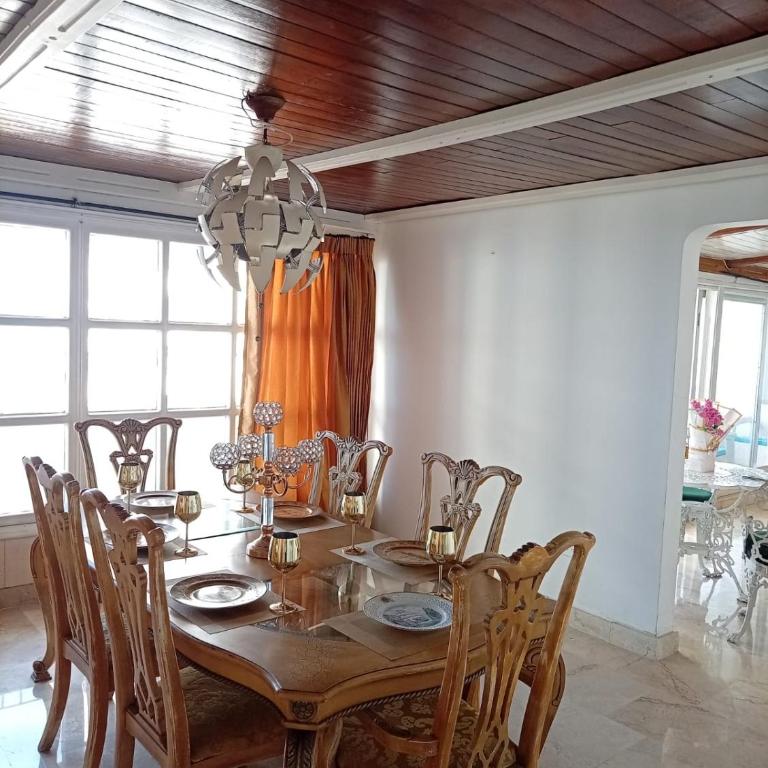 Apto Vacacional El Laguito - Edificio Gloria - Three-Bedroom Apartment - 15