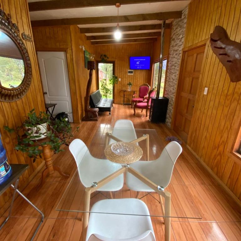 Cabaña Amoblado en Sector La Colonia La Poza Puerto Varas - Casa de 2 dormitorios - 4