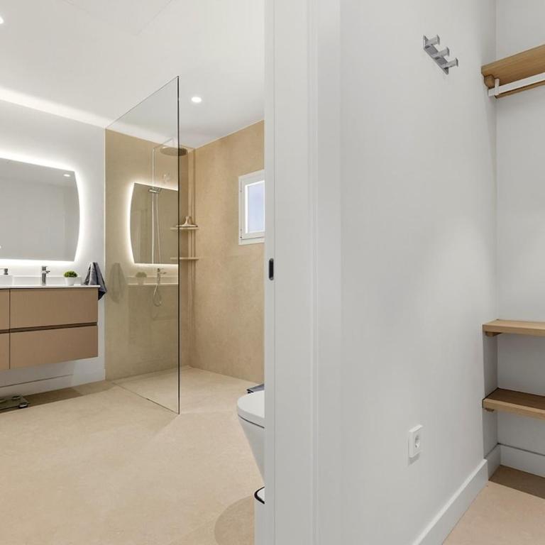 Modern Puerto Banus Frontline Penthouse - Premium Apartment mit 3 Schlafzimmern und Balkon - 13