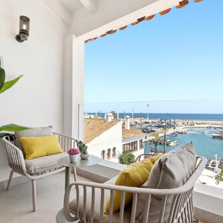 Modern Puerto Banus Frontline Penthouse - Premium Apartment mit 3 Schlafzimmern und Balkon - 3