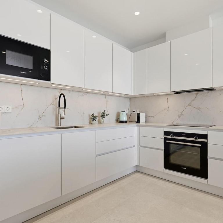 Modern Puerto Banus Frontline Penthouse - Premium Apartment mit 3 Schlafzimmern und Balkon - 38