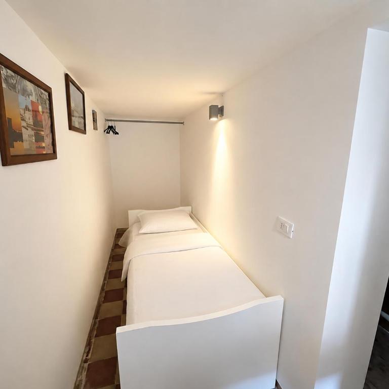 LIKE Hostel - Triple Room - 1