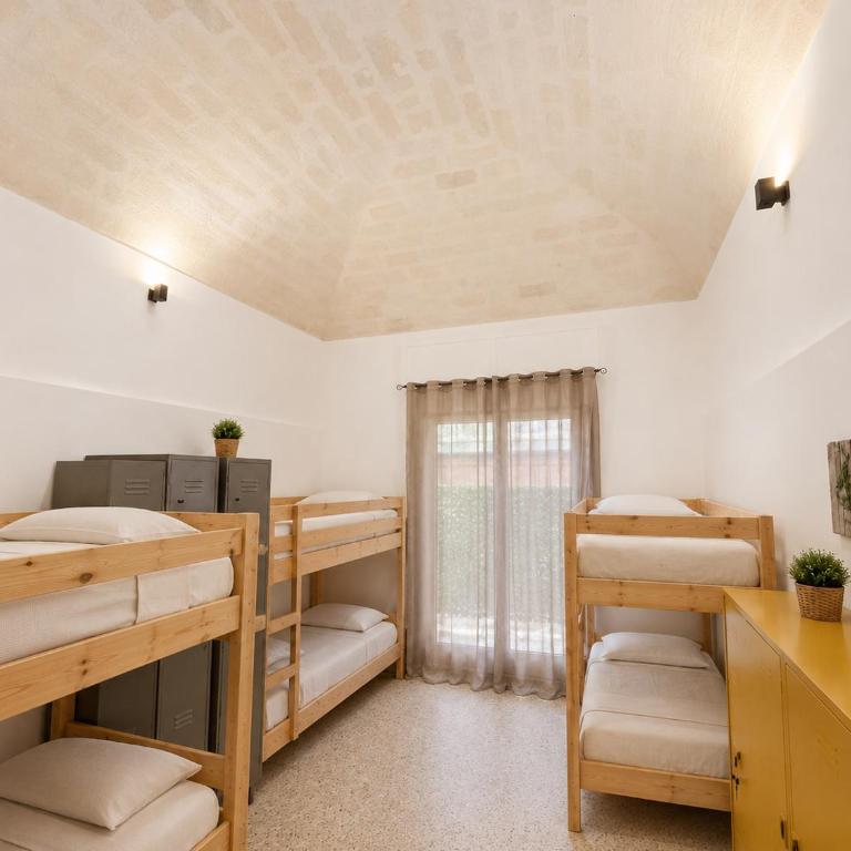 LIKE Hostel - 6-Bed Mixed Dormitory Room - 1