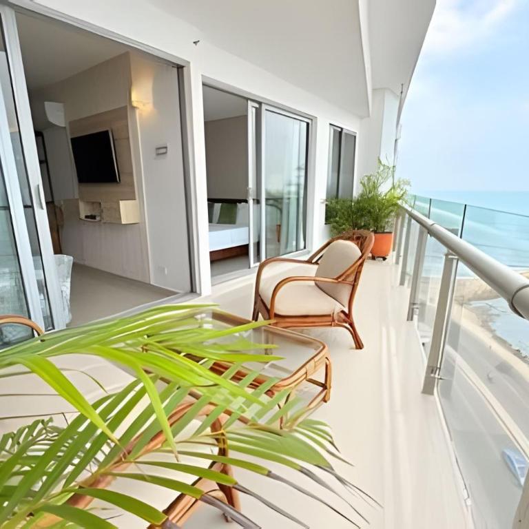 Sunset Oceanfront+ Gym Jacuzzi - Apartment with Sea View - 1