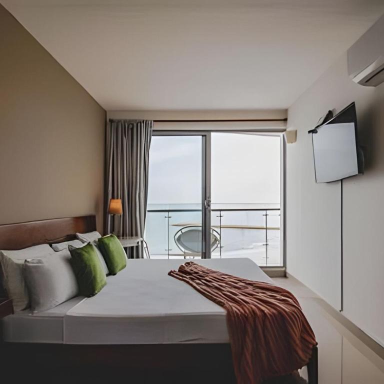 Sunset Oceanfront+ Gym Jacuzzi - Apartment with Sea View - 15