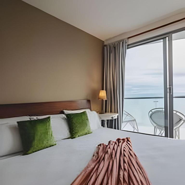Sunset Oceanfront+ Gym Jacuzzi - Apartment with Sea View - 18