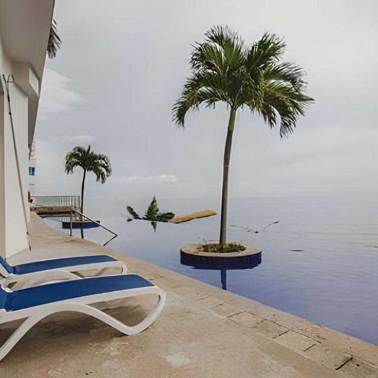 Sunset Oceanfront+ Gym Jacuzzi - Apartment with Sea View - 23