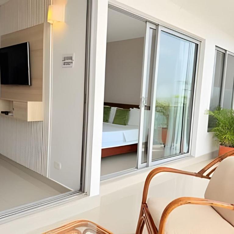 Sunset Oceanfront+ Gym Jacuzzi - Apartment with Sea View - 71