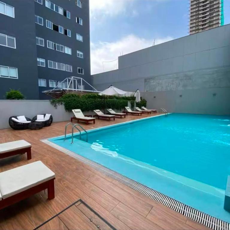 Depa edificio Met santa catalina - Three-Bedroom Apartment - 5