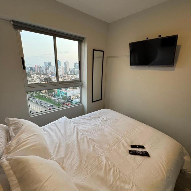 Depa edificio Met santa catalina - Three-Bedroom Apartment - 9