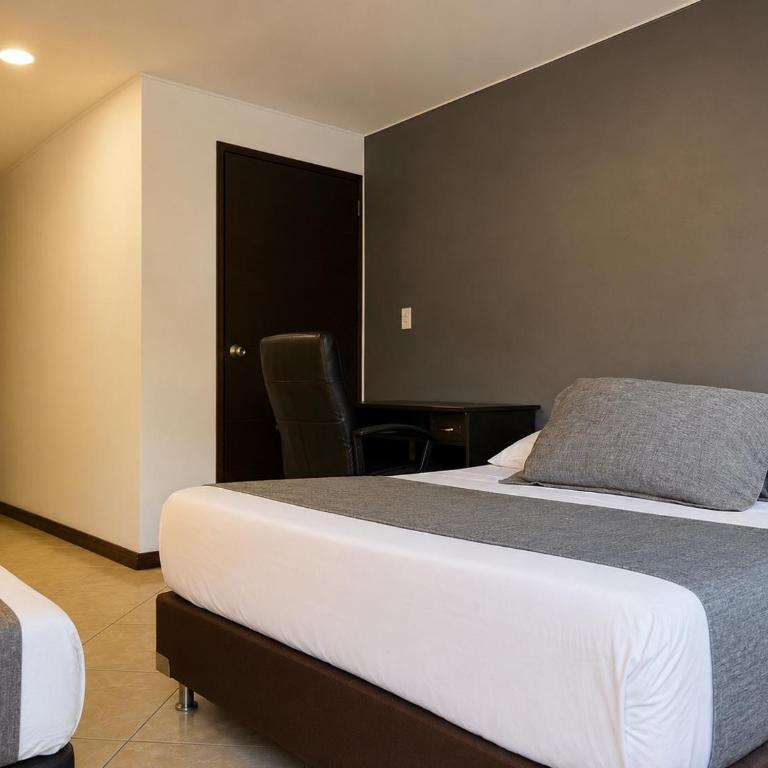 Hotel Laureles Palo Alto - Deluxe Triple Room - 12