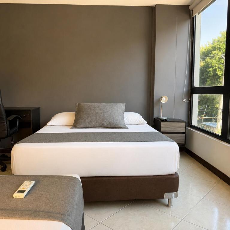 Hotel Laureles Palo Alto - Deluxe Triple Room - 11