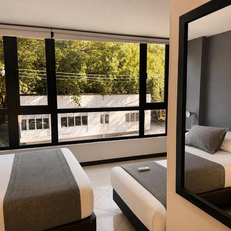 Hotel Laureles Palo Alto - Deluxe Triple Room - 3