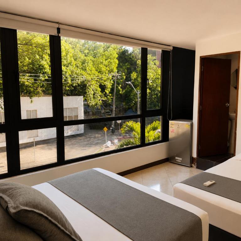 Hotel Laureles Palo Alto - Deluxe Triple Room - 15