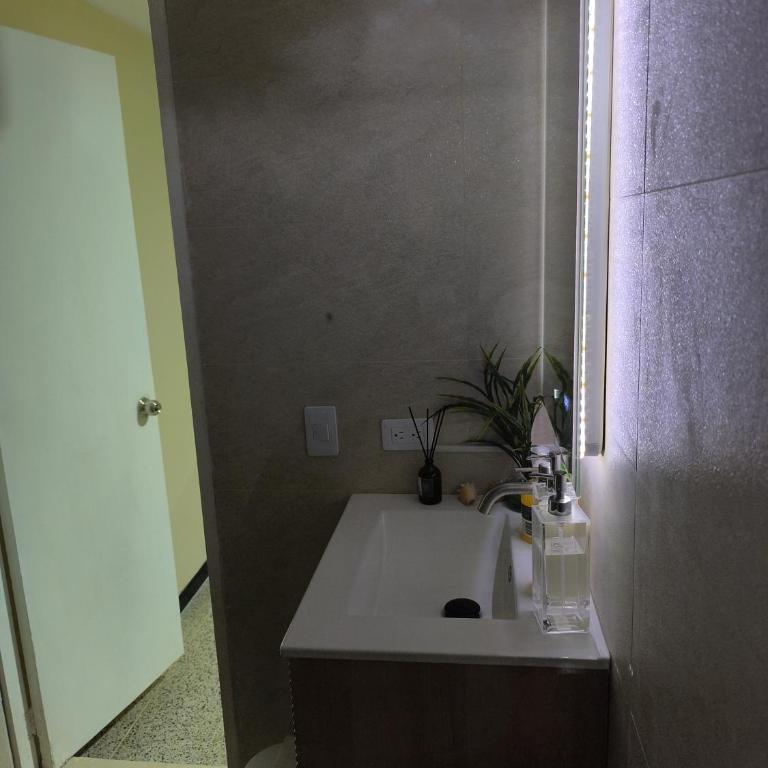 Summa Vita - Deluxe One-Bedroom Apartment with City View - 36
