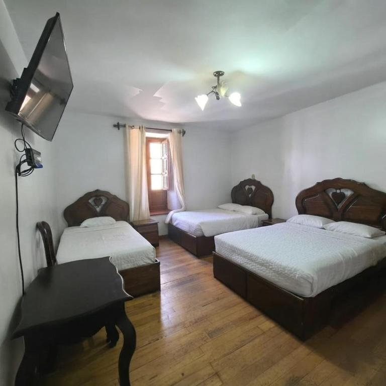 Qory Plaza Hotel - Quadruple Room with Balcony - 12