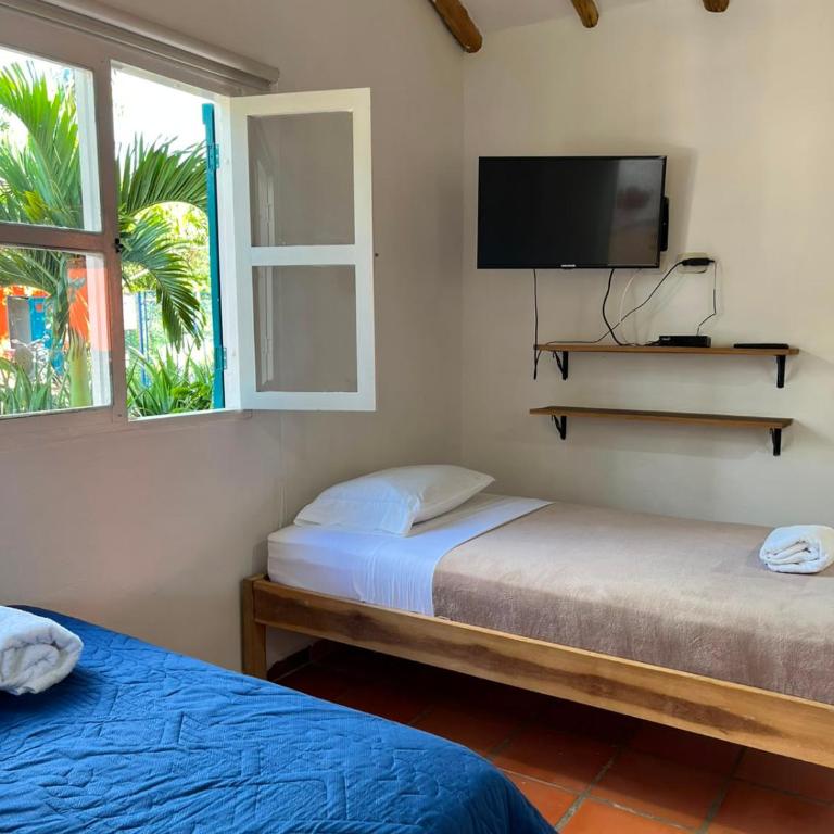 Hotel Casa Del Viento Zapatoca - Family Room - 5