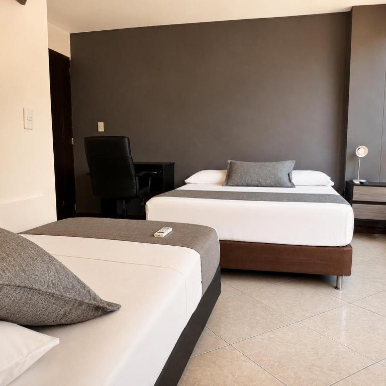 Hotel Laureles Palo Alto - Deluxe Triple Room - 6