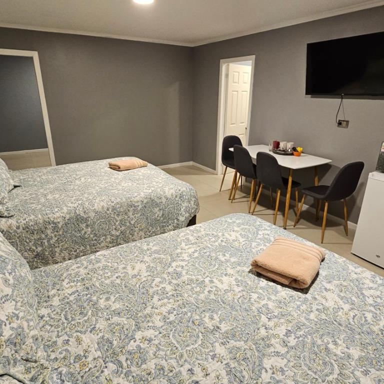 Hostal HDQ en Concepción Sector Collao - Habitación Cuádruple con baño privado - 1