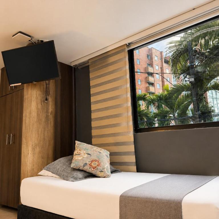 Hotel Laureles Palo Alto - Deluxe Quadruple Room - 8