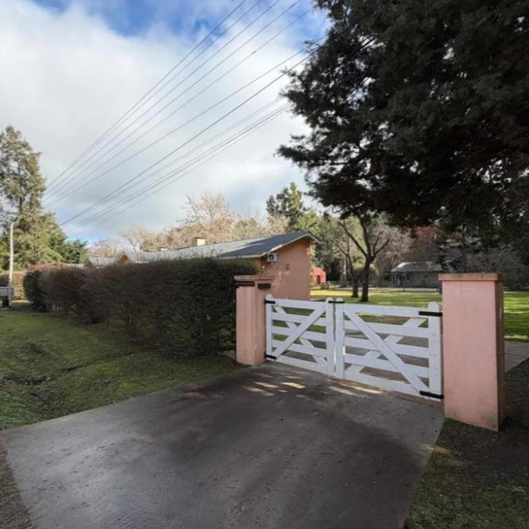 Alquiler Quinta Barrio Parque El Remanso - Casa de 3 dormitorios - 1