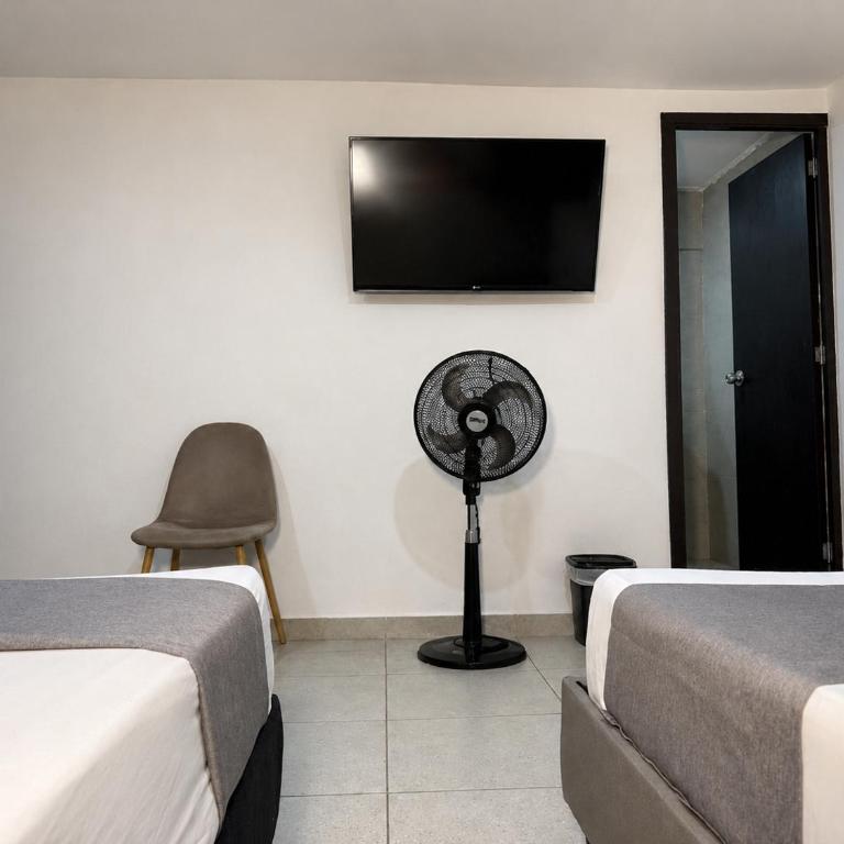 Hotel Laureles Palo Alto - Standard Family Room - 8
