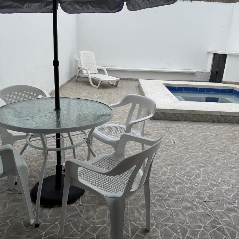 Casa con Jacuzzi Vía El Peñon Girardot - Three-Bedroom Villa - 31