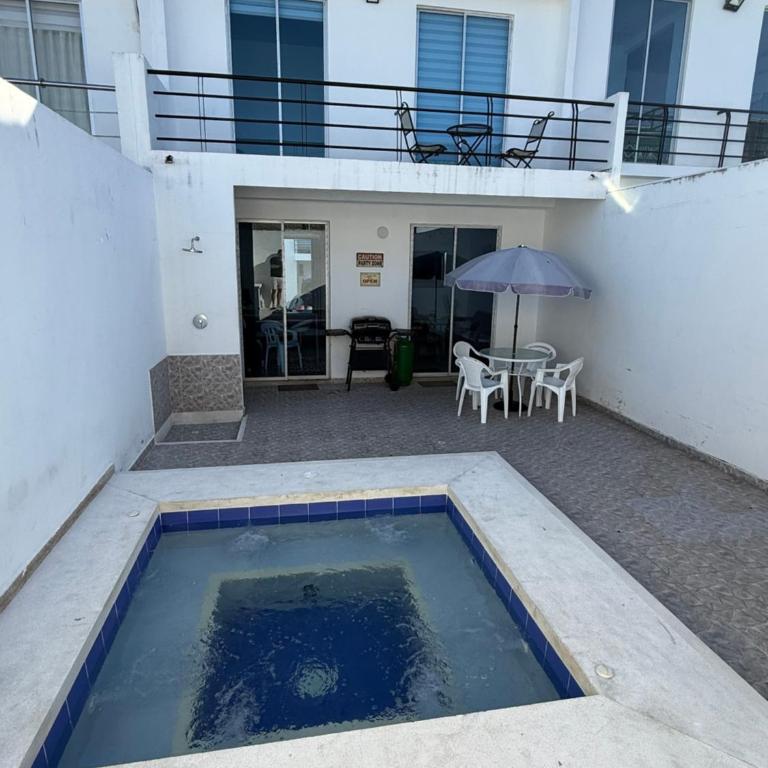 Casa con Jacuzzi Vía El Peñon Girardot - Three-Bedroom Villa - 32