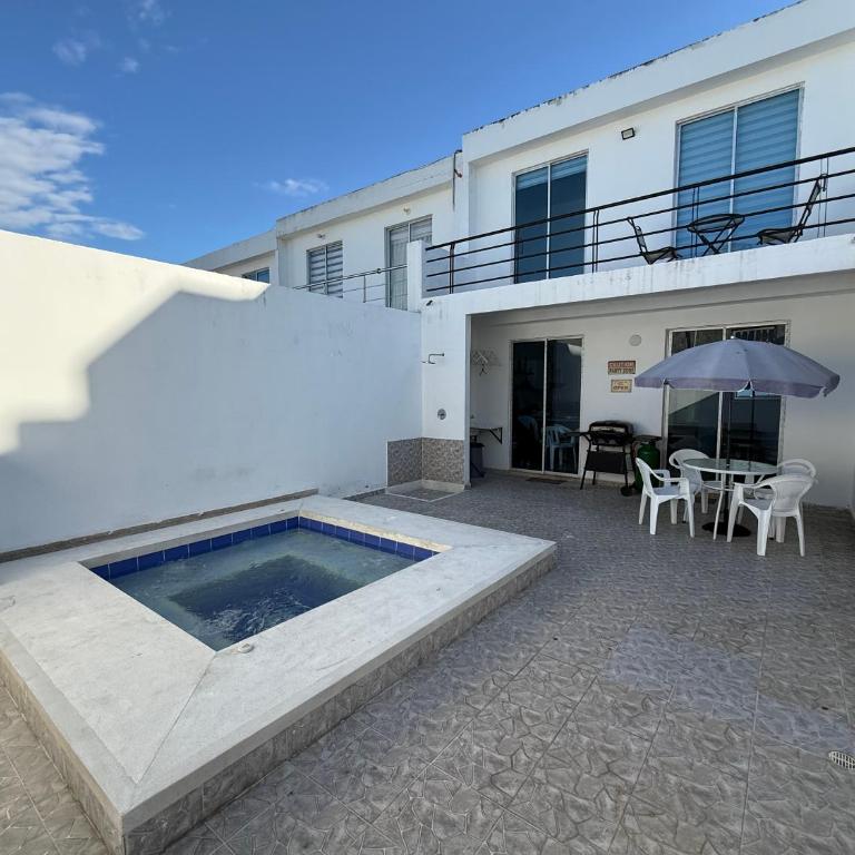 Casa con Jacuzzi Vía El Peñon Girardot - Three-Bedroom Villa - 33