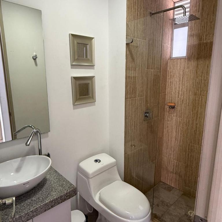 Casa con Jacuzzi Vía El Peñon Girardot - Three-Bedroom Villa - 35