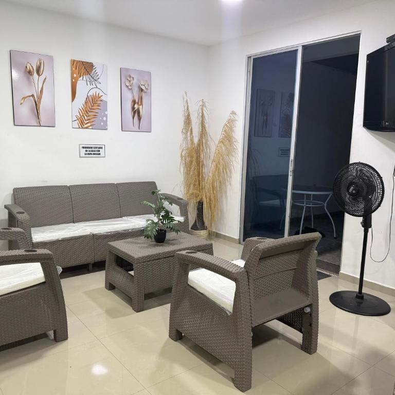 Casa con Jacuzzi Vía El Peñon Girardot - Three-Bedroom Villa - 40