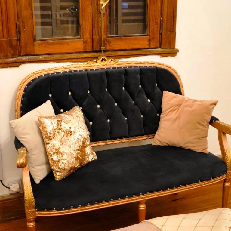 Peatonal y San Martín Galeria Historica Departamento - Three-Bedroom Apartment - 82